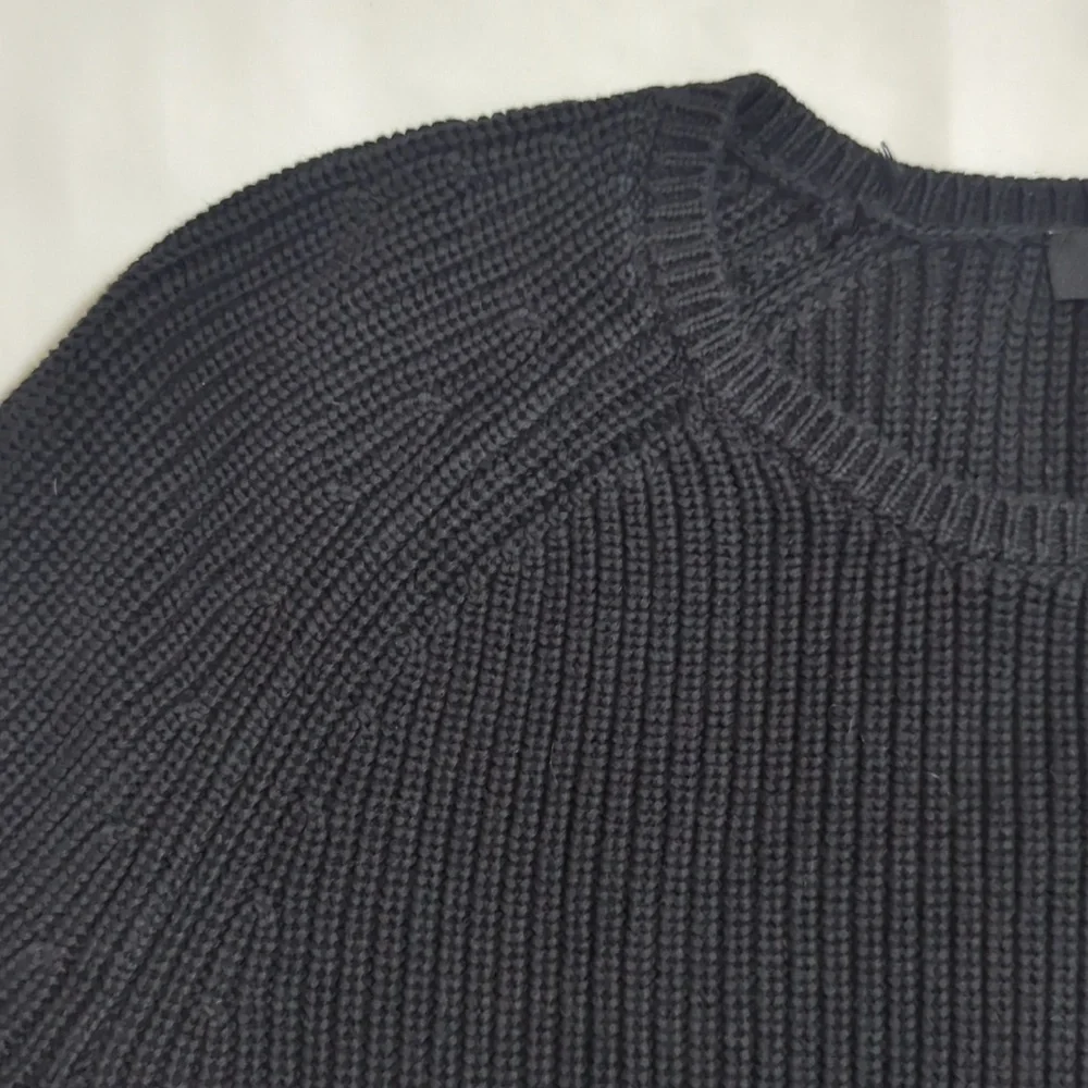 White House Black Market Black Cropped Crewneck Sweater - Picture 3 of 15